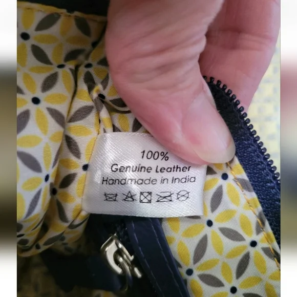 Mala Beaus The Toy Shop Midi Cross Body Bag - Picture 17 of 17